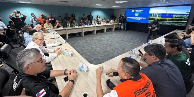 Crise da fumaça pressiona autoridades e mobiliza ministros em Manaus