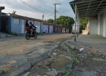 Fala Manaus moradores do Campo Salles denunciam abandono e cobram obras inacabadas
