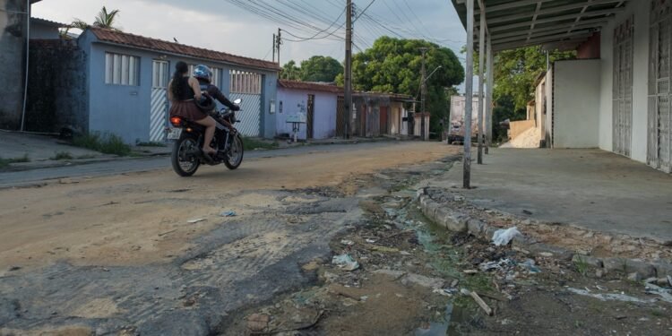 Fala Manaus moradores do Campo Salles denunciam abandono e cobram obras inacabadas