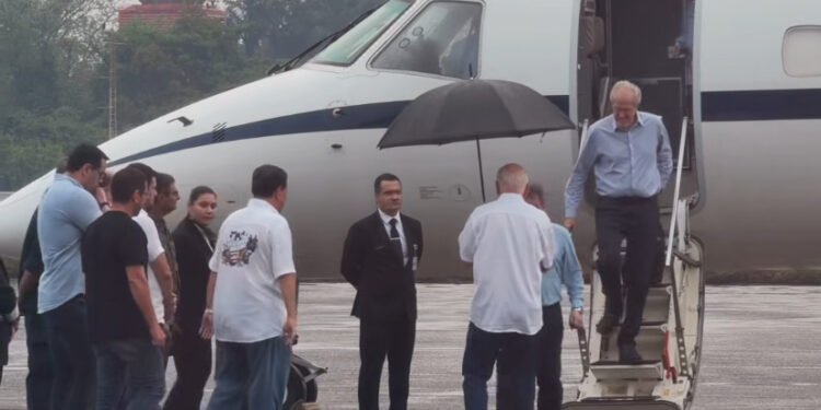 Após recorde de poluição, ministros chegam a Manaus para anunciar medidas de combate às queimadas