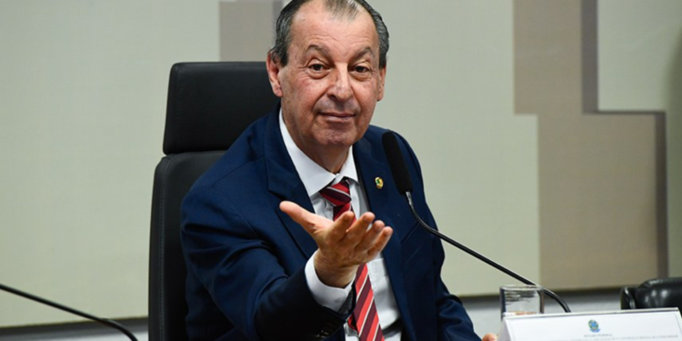 Eleito, Omar Aziz promete reduzir fila do Sisreg nos primeiros 100 dias de governo no Amazonas