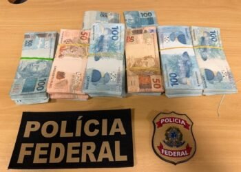 PF prende homem com R$ 70,8 mil e santinhos na véspera da eleição no Amazonas