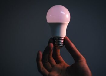 Seis bairros de Manaus terão interrupção de energia nesta terça-feira