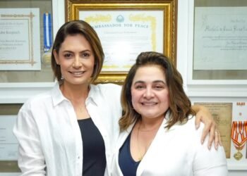 Professora Maria anuncia vinda de Michelle Bolsonaro e o retorno de Flávio ao Amazonas no segundo turno