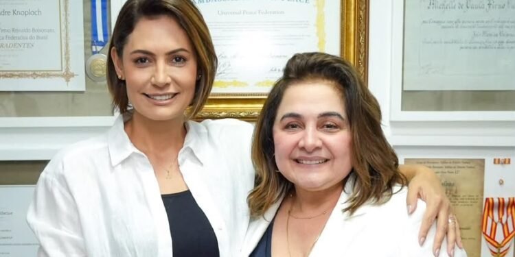 Professora Maria anuncia vinda de Michelle Bolsonaro e o retorno de Flávio ao Amazonas no segundo turno