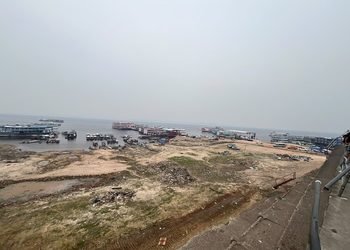 Manaus encoberta por fumaça; Prefeitura suspende eventos ao ar livre