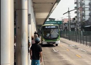 Eleitores relatam tranquilidade nos ônibus e votação rápida em Manaus