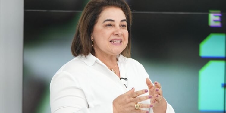 Professora Maria do Carmo agradece mais de 750 mil votos e parabeniza Omar Aziz pela vitória nas eleições: ‘enfrentamos um sistema poderoso’