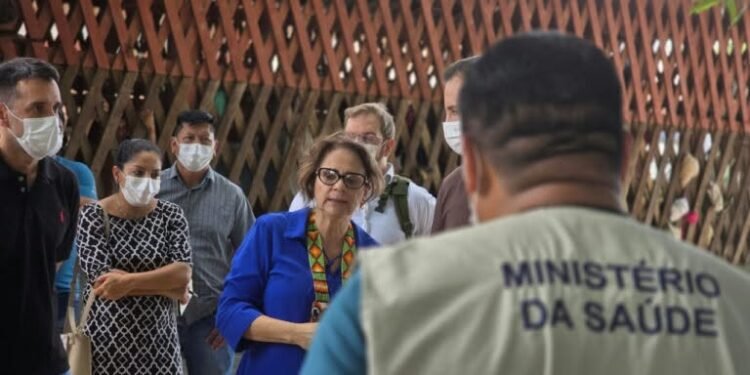 Damares Alves vai apurar denúncias de ameaças a indígenas e condições de saúde no Amazonas