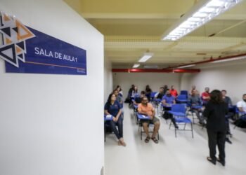 Detran-AM oferece mais de mil vagas gratuitas em cursos presenciais e a distância em novembro