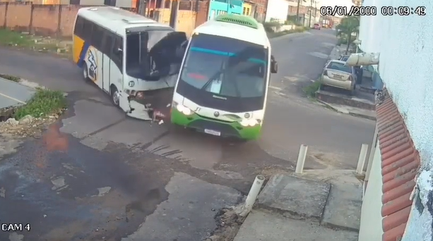 acidente micro-ônibus