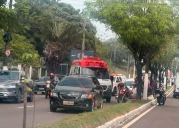 Grave acidente na Ponta Negra deixa motociclista ferido - (Foto: REprodução/Redes sociais)