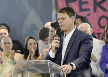 Tarcísio de Freitas é reeleito governador de São Paulo