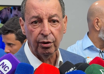 Omar Aziz xinga assessor de campanha adversária e vira alvo de críticas nas redes - (Foto: Tunico Santos - Rios de Notícias)