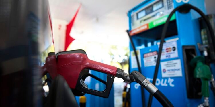 Tributos da gasolina são zerados e subsídios a combustíveis, ampliados