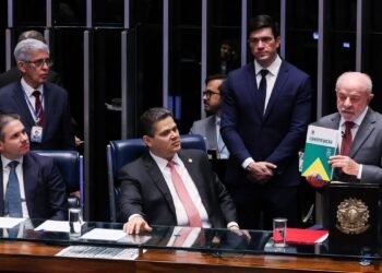 Congresso promulga emenda de aposentadoria especial de agente de saúde