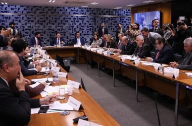 Câmara: governo retira urgência do fim da escala 6x1 e destrava pauta
