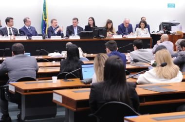 183741,comissao-da-camara-aprova-reducao-da-maioridade-penal-de-18-para-16-anos-3