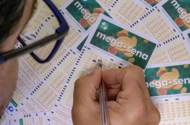 Apostador de Blumenau leva prêmio de R$ 57 milhões da Mega-Sena - (Foto:  Rafa Neddermeyer/Agência Brasil)