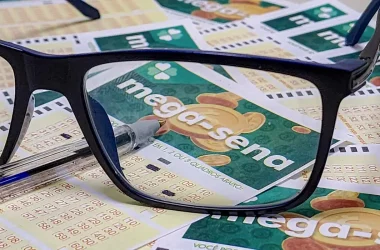 Mega-Sena com prêmio acumulado em R$ 8 milhões; sorteio neste sábado - (Foto: Rafa Neddermeyer/Agência Brasil)