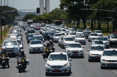 Nova regra também inclui diferentes modelos de veículos híbridos - (Foto:  Marcello Casal jr/Agência Brasil)