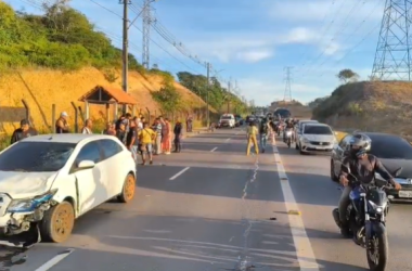 Acidente entre motocicleta e carro mobiliza equipes de resgate na zona Norte de Manaus - (Foto: Reprodução/Redes sociais)