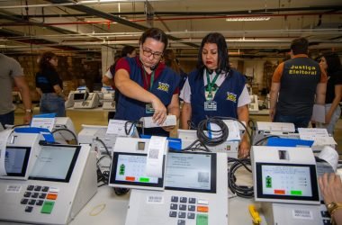 Eleições 2026 TRE-AM começa envio de urnas para o interior