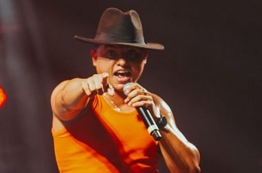 O artista tem movimentado a cena musical nordestina (Foto: Reprodução/Instagram - @filhodopiseiro)