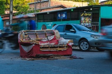 Fala Manaus crateras, lixo e insegurança preocupam moradores do bairro Tancredo Neves