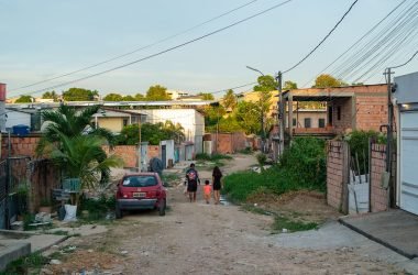 Fala Manaus moradores rebatem fala de David Almeida e mostram abandono em ruas do Novo Aleixo