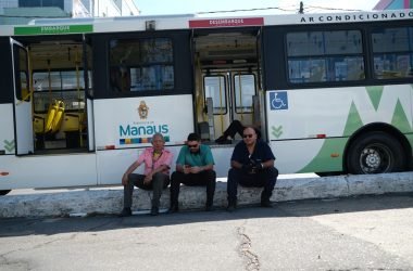 Paralisação dos ônibus repercute nas redes sociais e internautas se dividem sobre greve