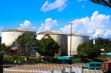 Perícia usa drones para investigar vazamento de gás estireno em empresa de Manaus