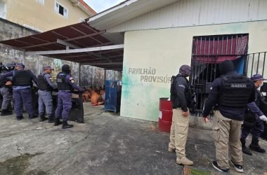 Operação apreende celulares em presídio e mira avanço de facções em comunidades de Parintins - (Foto: Divulgação/ Elvis Chaves)