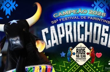 Caprichoso conquista o 27º título e é o grande campeão do 59º Festival Folclórico de Parintins - (Arte: Abraão Torres/ Rios de Notícias)