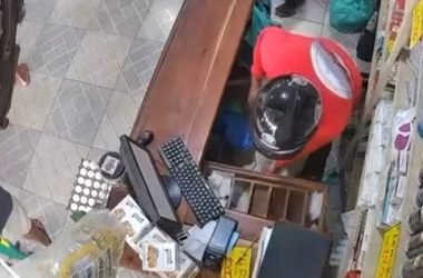 Criminosos armados invadem comércio durante assalto em Maués - (Foto: Reprodução/ Redes sociais)