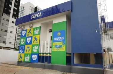Homem é amarrado e agredido por moradores suspeito de abusar de menina de 12 anos em Manaus