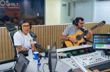 ‘Somos sobreviventes’, dizem integrantes dos Tucumanus à Rios FM ao celebrarem 20 anos de estrada - (Foto: Luiz André Nascimento/Rios de Notícias)