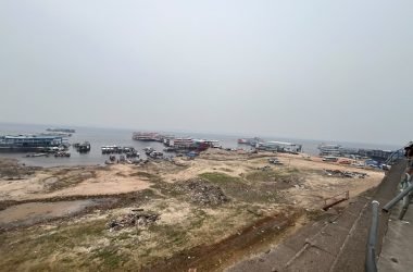 Manaus encoberta por fumaça; Prefeitura suspende eventos ao ar livre