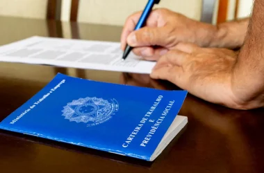 carteira-trabalho-brasil