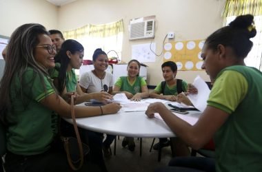 Pé-de-Meia: nascidos em setembro e outubro recebem parcela - (Foto:  Marcelo Camargo/Agência Brasil)